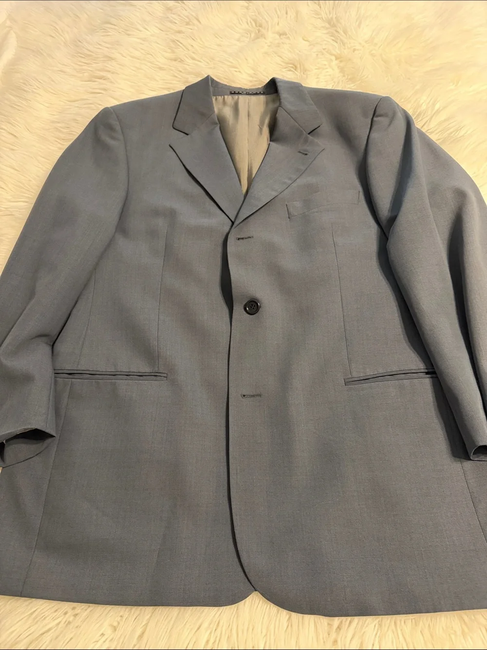Hugo Boss Men's Slate Gray Two-Button Blazer size 42 length 32” pit to pit 42